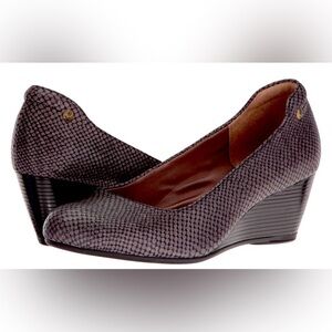 Hush puppies, Elegant Plum Wedge Shoes